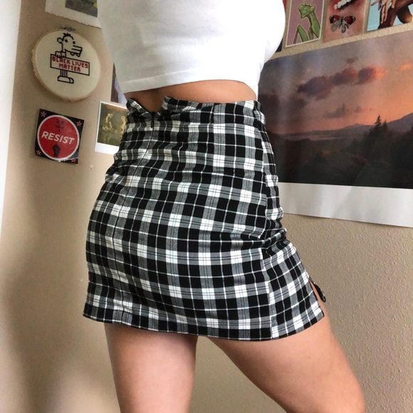 brandy melville cara skirt - Picture 3 of 4
